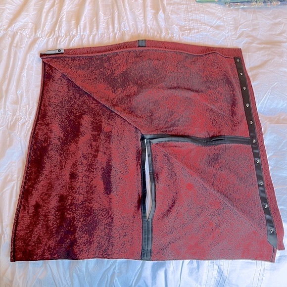 Lululemon Vinyasa in Red Black - Picture 9 of 9